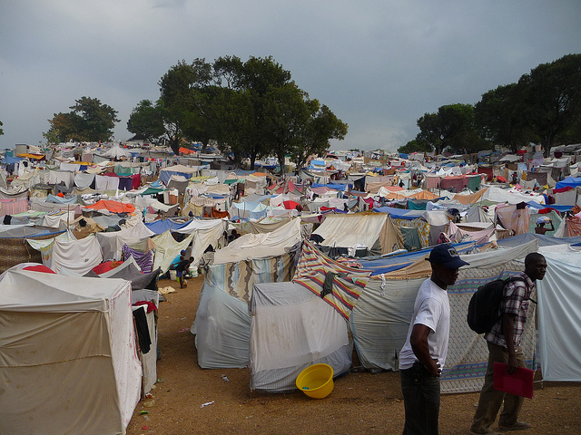 The Country Club of Pétionville in Haiti was a temporary shelter site where around 20 000 people are assembled in 2010 © European Union - Photo by ECHO/Susana Perez Diaz